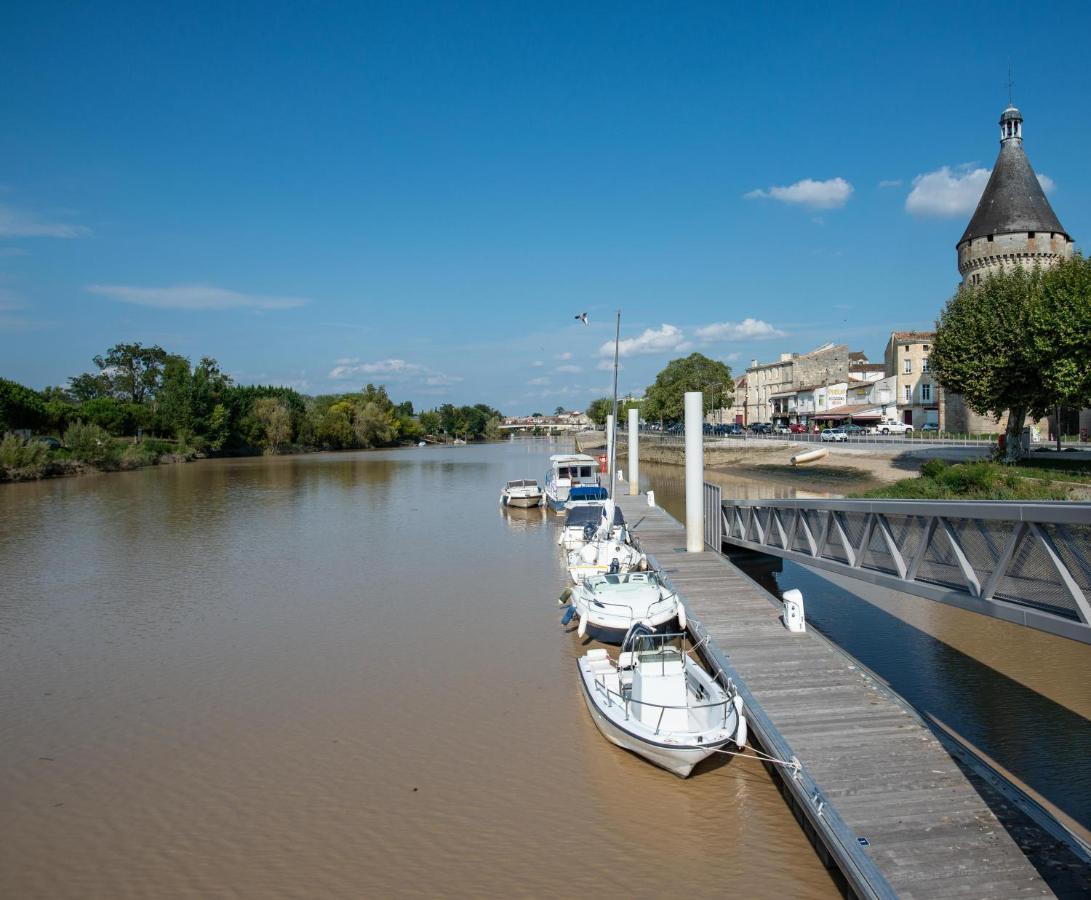 Logis Hotel De La Tour Лібурн Екстер'єр фото