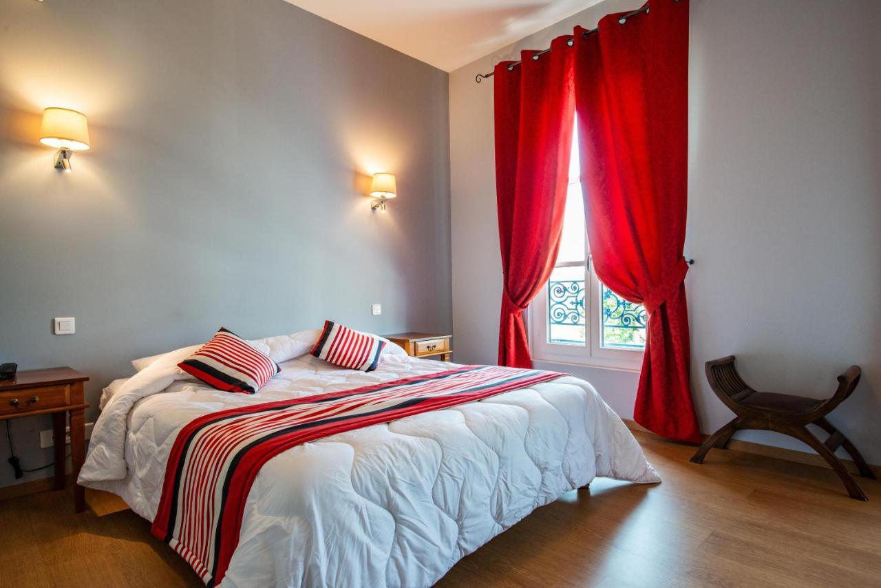 Logis Hotel De La Tour Лібурн Екстер'єр фото