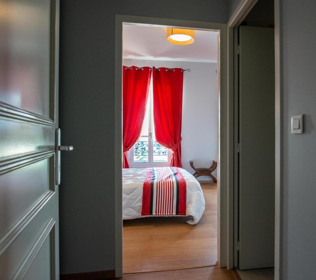 Logis Hotel De La Tour Лібурн Екстер'єр фото